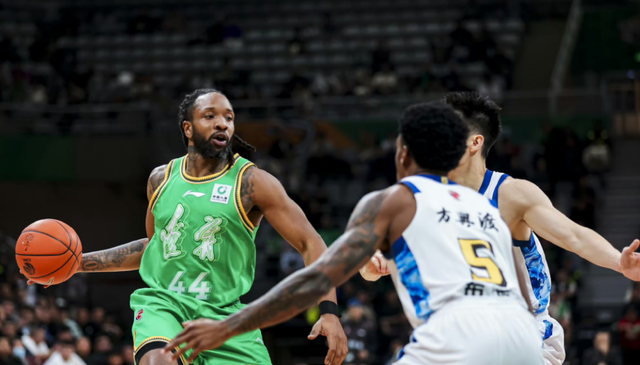 世界杯官网入口-辽宁男篮VS四川！新帅上演首秀，赵继伟确定出战，央视直播